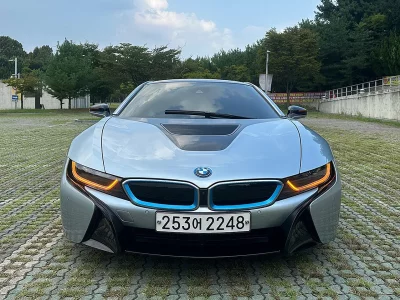 BMW i8