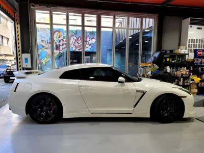 Nissan GT-R