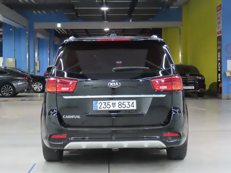 Kia Carnival