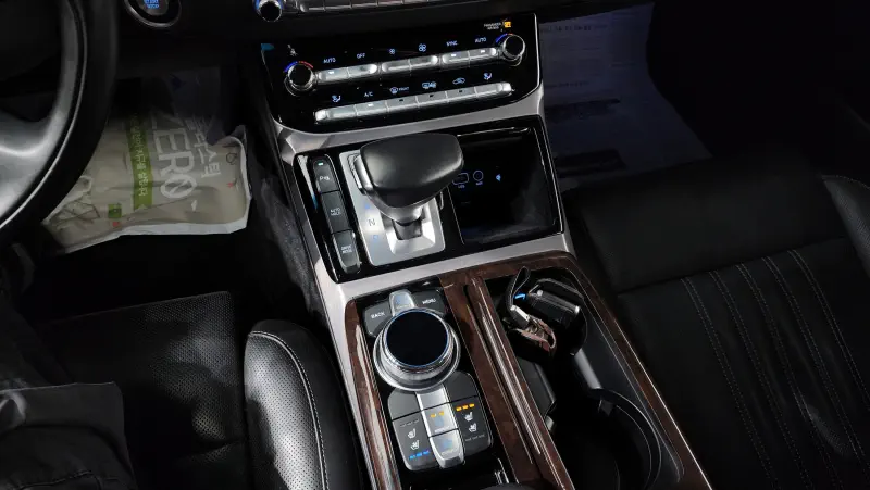 Genesis EQ900