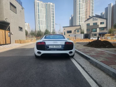 Audi R8