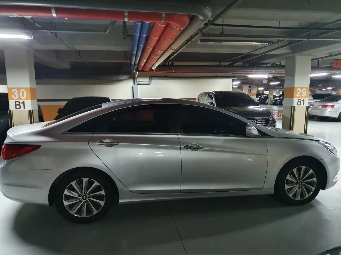 Hyundai Sonata 2012 г. лот №30384103 из Кореи, цены с доставкой во  Владивосток.