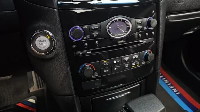 Infiniti QX70
