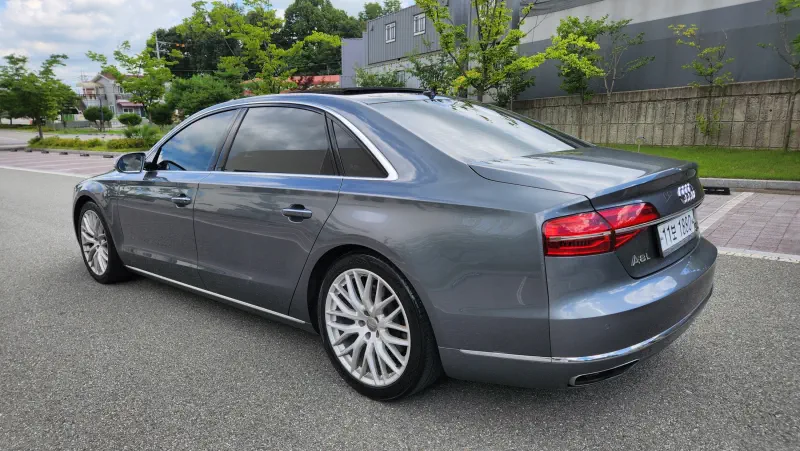 Audi A8