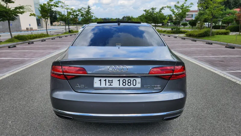 Audi A8