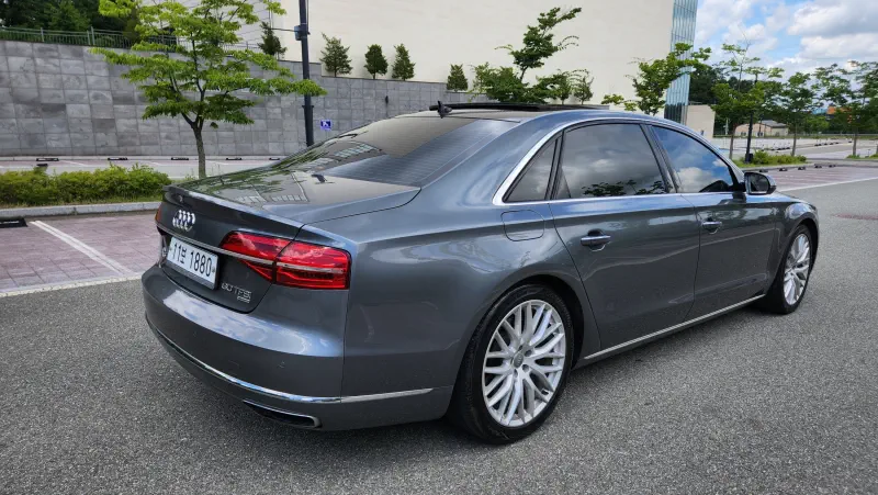 Audi A8