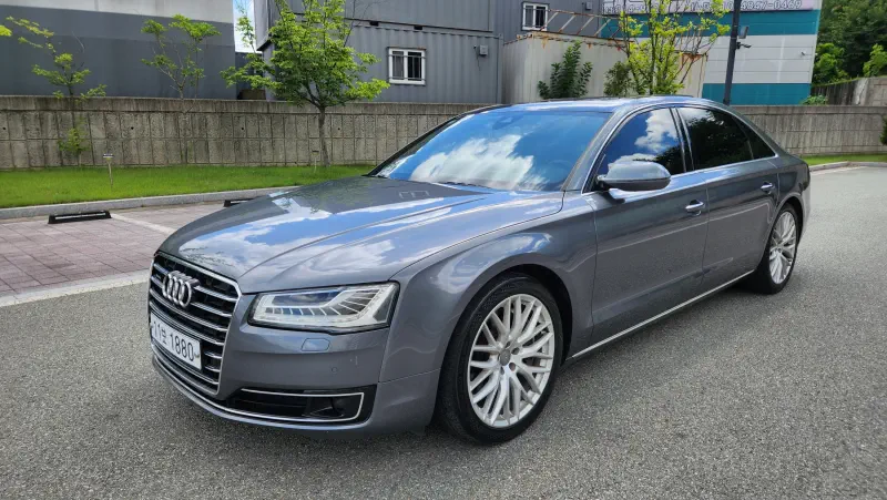 Audi A8