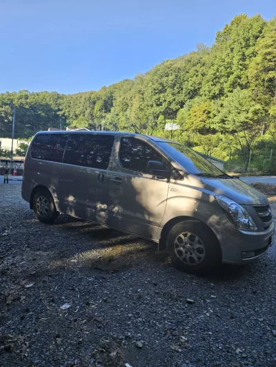 Hyundai Starex