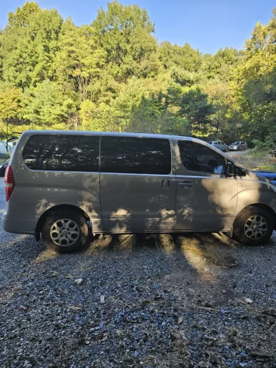 Hyundai Starex