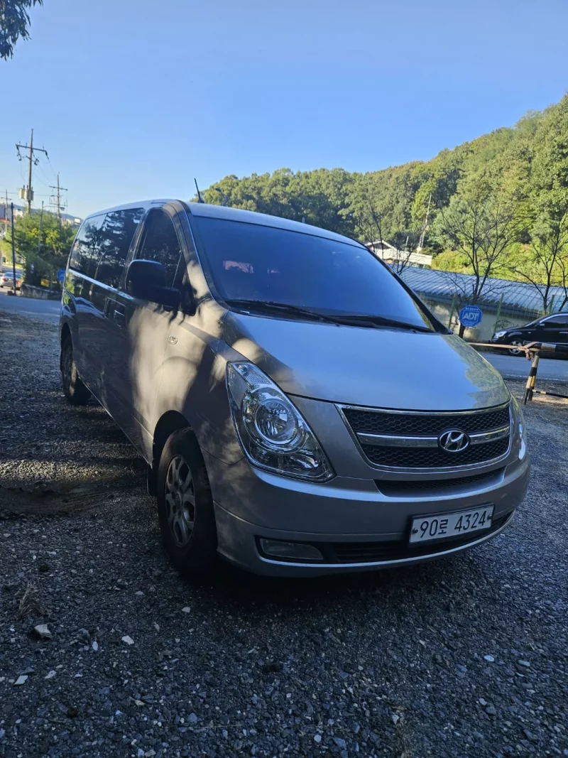 Hyundai Starex
