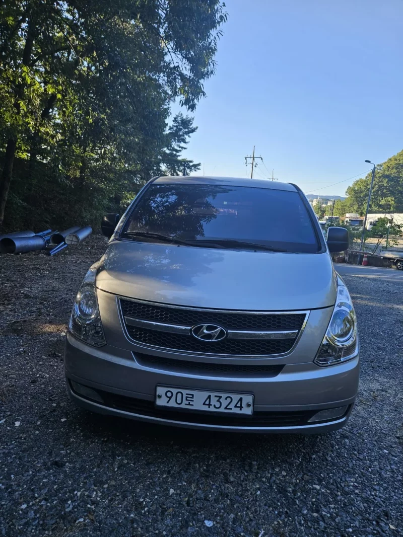 Hyundai Starex