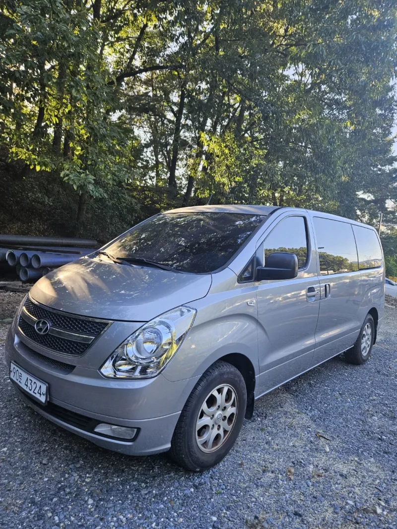 Hyundai Starex