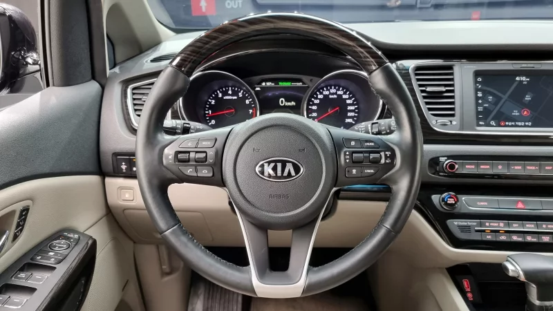 Kia Carnival