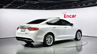 Chrysler 200