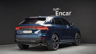 Audi RSQ8