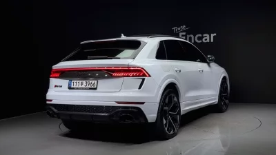 Audi RSQ8