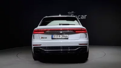 Audi RSQ8