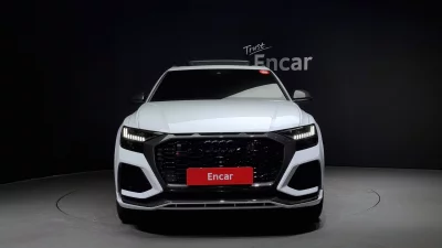 Audi RSQ8