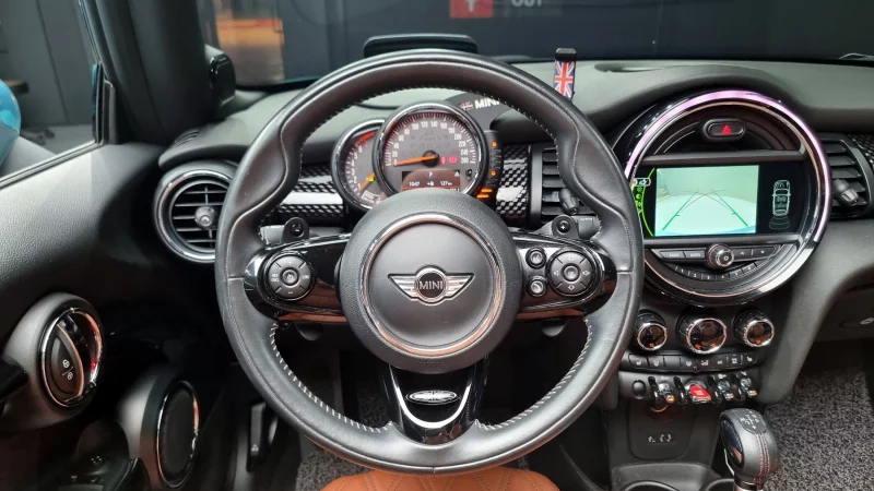 MINI Cooper Convertible