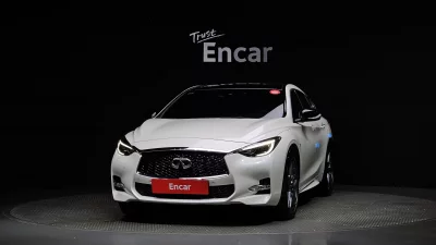 Infiniti Q30