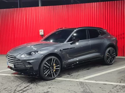 Astonmartin DBX