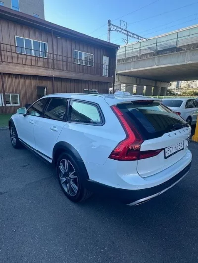 Volvo V90