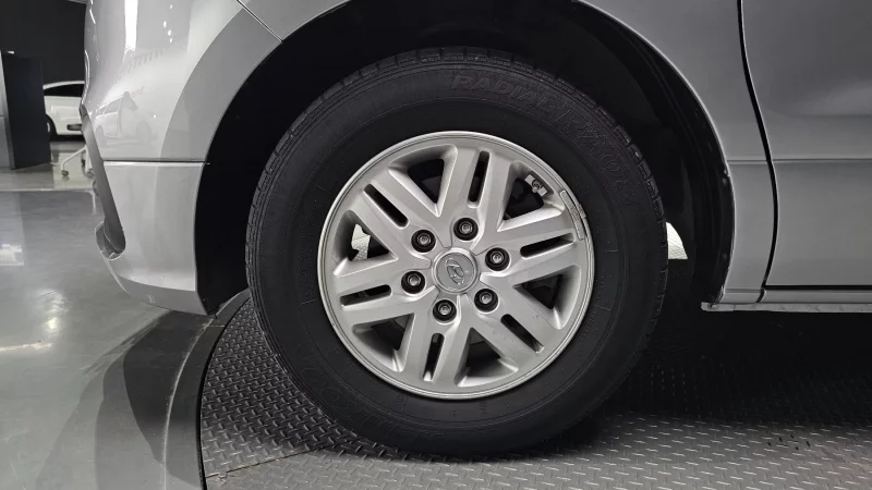 Hyundai Starex
