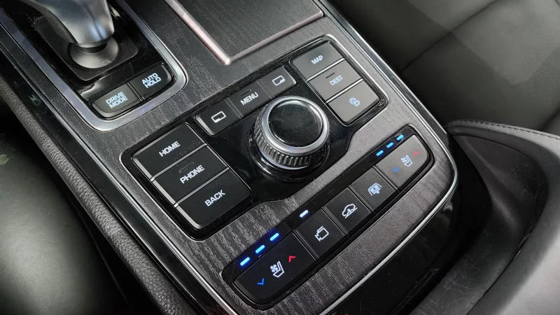 Hyundai Equus