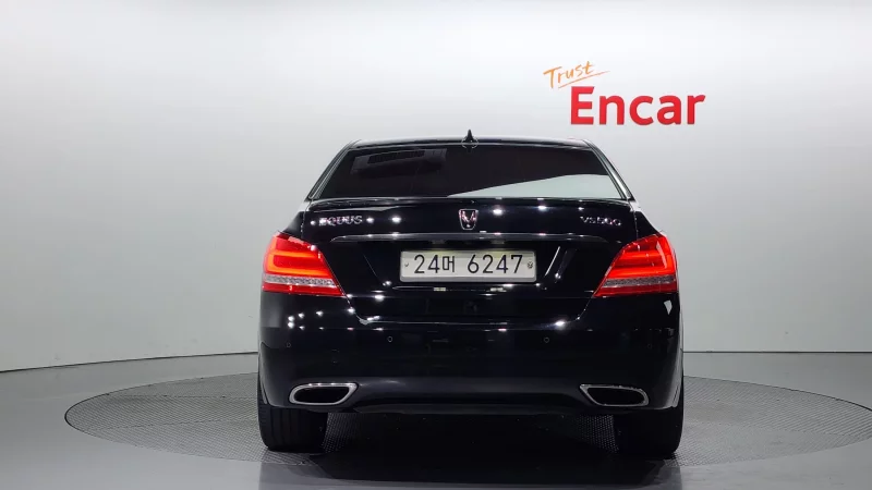 Hyundai Equus
