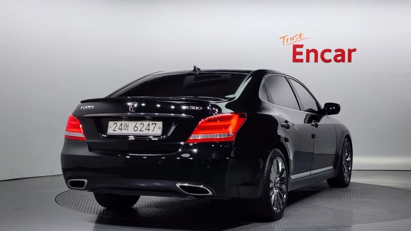 Hyundai Equus