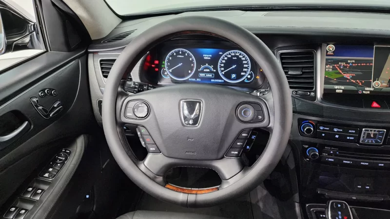 Hyundai Equus