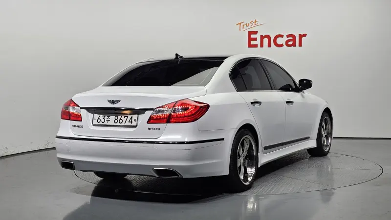 Hyundai Genesis