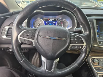 Chrysler 200