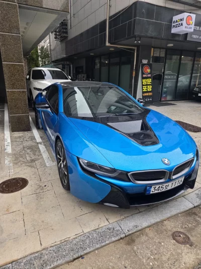 BMW i8