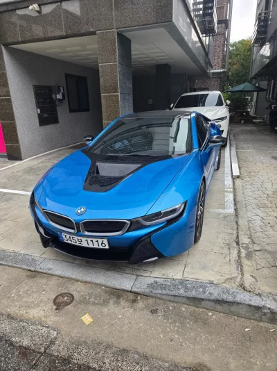 BMW i8