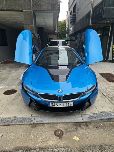 BMW i8