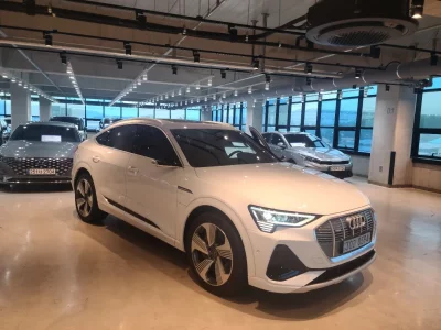 Audi e-tron