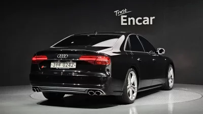 Audi S8