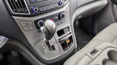 Hyundai Starex