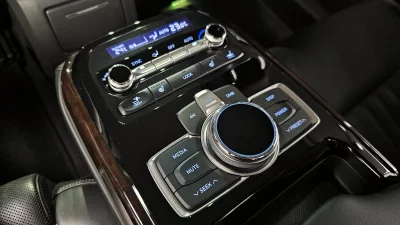 Genesis EQ900