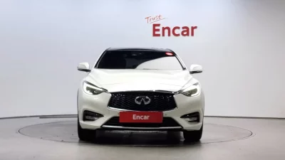 Infiniti Q30