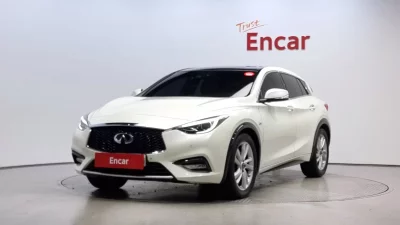 Infiniti Q30