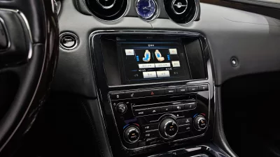 Jaguar XJ