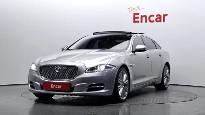 Jaguar XJ