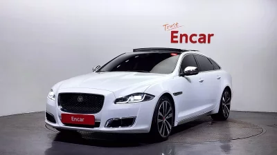 Jaguar XJ