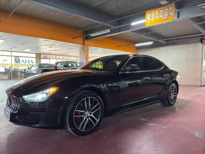 Maserati GHIBLI