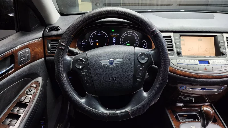 Hyundai Genesis