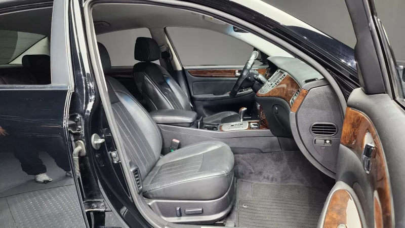 Hyundai Genesis