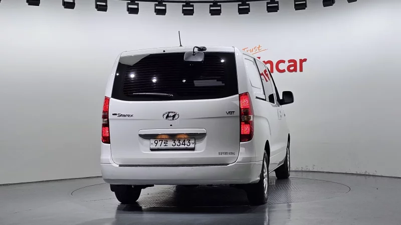 Hyundai Starex