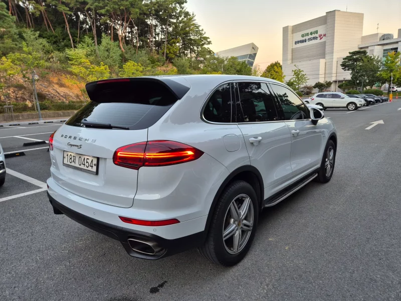 Porsche CAYENNE